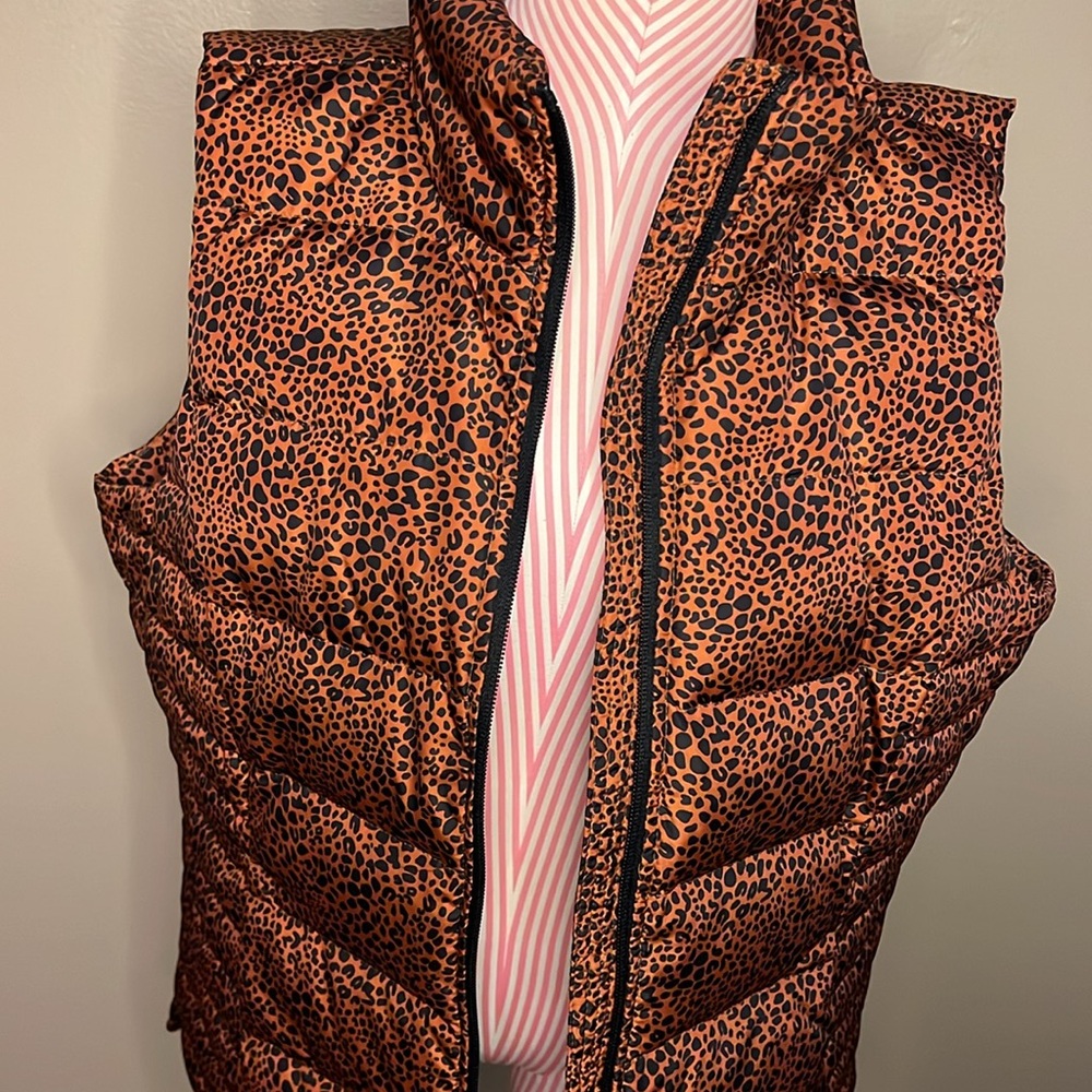 Lands’ End down puffer winter vest coat leopard cheetah orange black - M